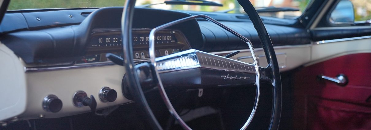 In stijl naar je bruiloft in Utrecht: kies de perfecte trouwauto en taxi voor je gasten